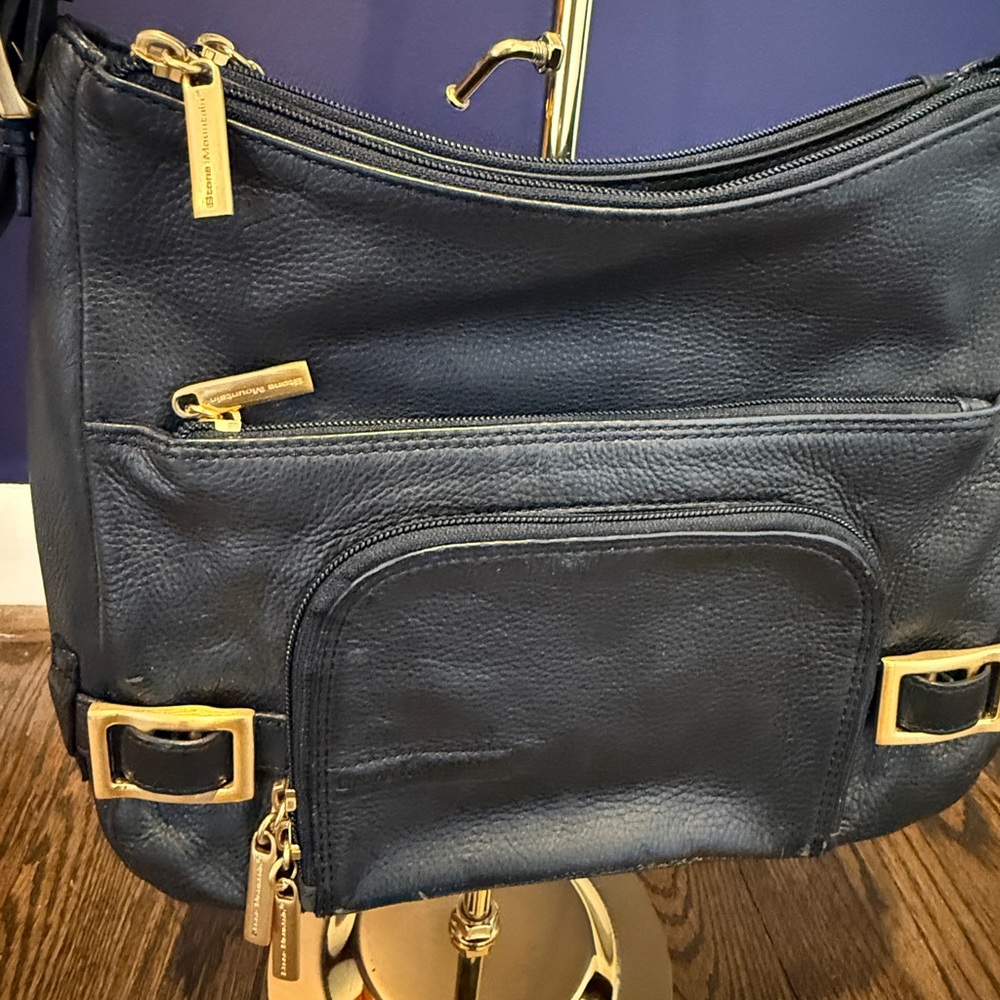 Stone Mountain Accessories Black and Gold Shoulder Bag